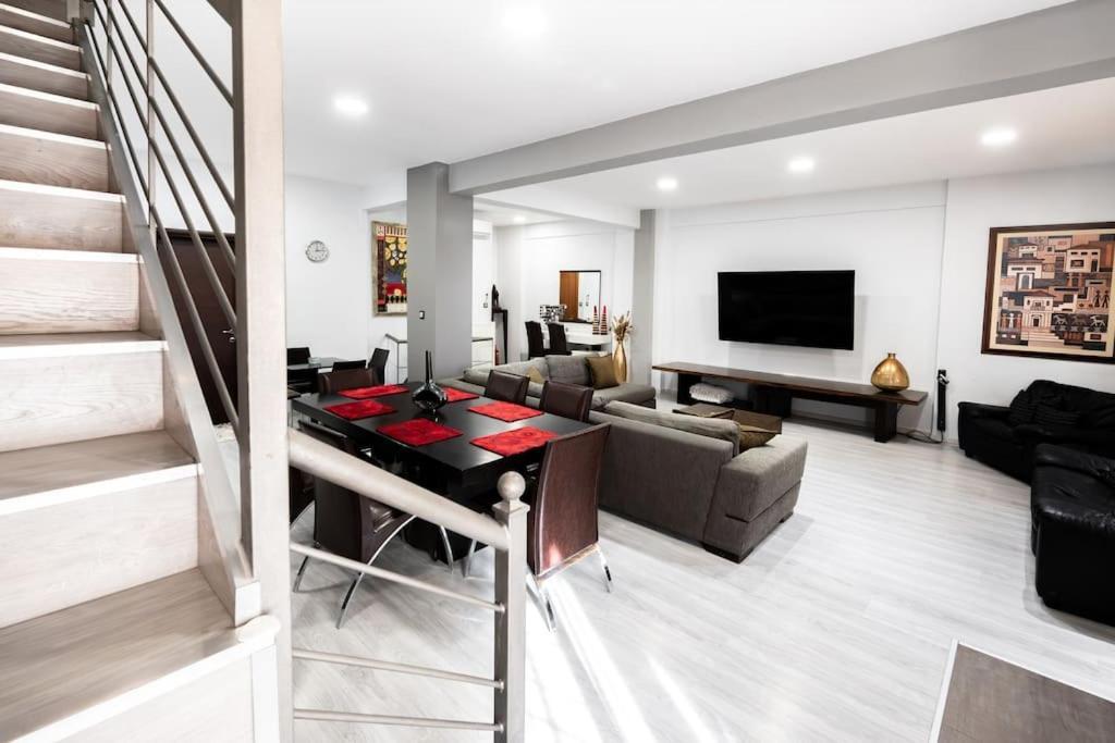 Villa Super Lux Maisonette, 10 Minutes From Center Thessaloniki